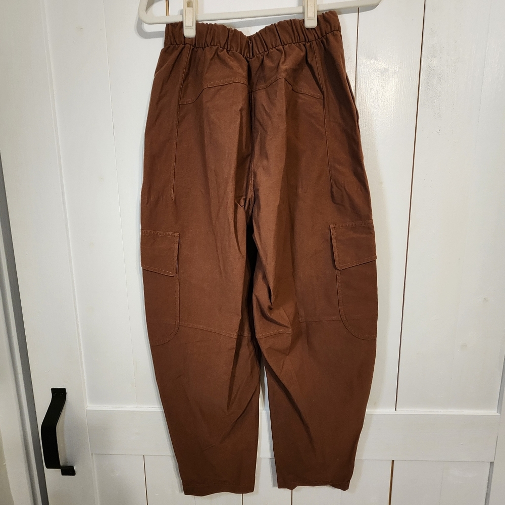 Lululemon Light Utilitech Cargo Pocket High-Rise Pant - Picture 4 of 9